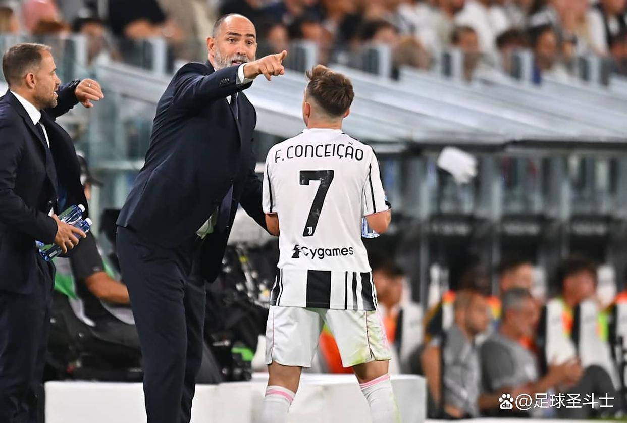 九游体育官网 尤文图斯集结日复出首秀,志在荷甲名次提升,气氛紧张,高层口径保持一致