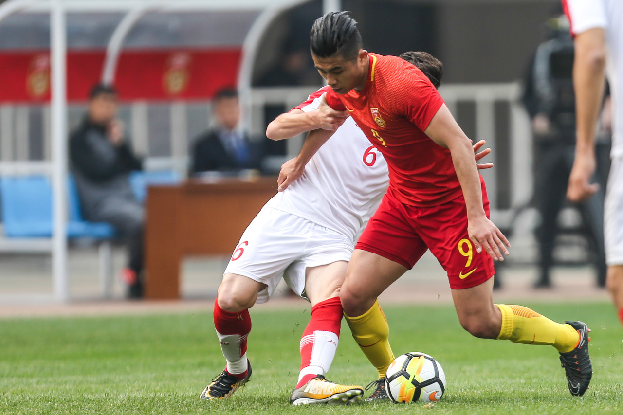 九游体育关于集结日门兴格拉德巴赫调整名单以备荷甲,临场应变环节打磨,压力陡增,赛程密集仍需轮换的信息